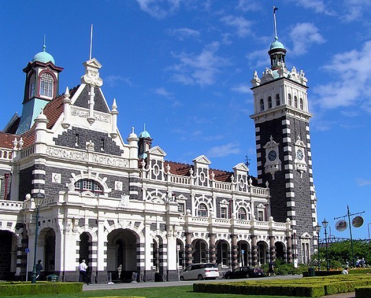 Dunedin-Train-Station-New-Zealand-e1335973823313
